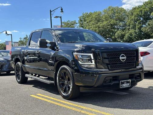 Super Black 2024 Nissan Titan SV