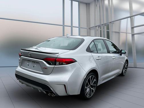 Classic Silver Metallic 2020 Toyota Corolla XSE