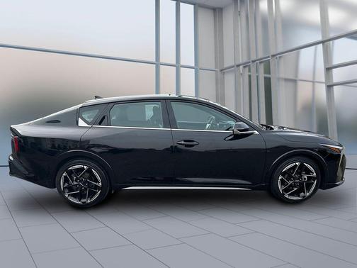 Aurora Black Pearl 2025 Kia K4 GT-Line