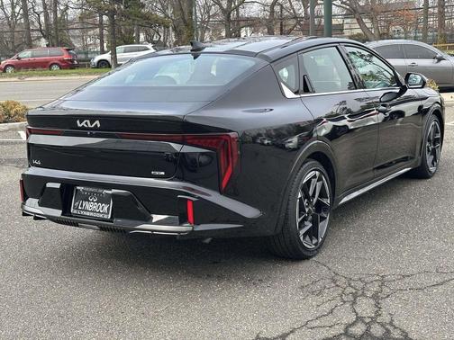 Aurora Black Pearl 2025 Kia K4 GT-Line
