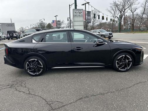 Aurora Black Pearl 2025 Kia K4 GT-Line