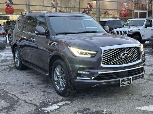 2023 INFINITI QX80 Luxe