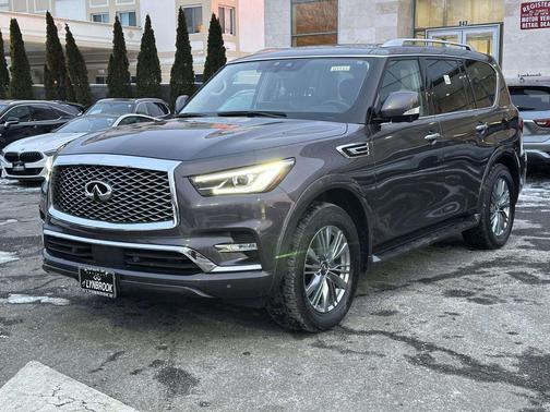 2023 INFINITI QX80 Luxe