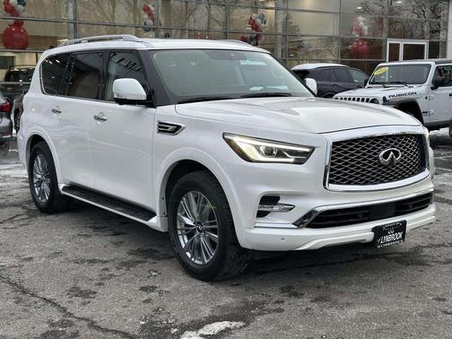 2024 INFINITI QX80 Luxe