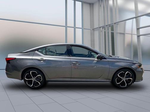 Gun Metallic 2024 Nissan Altima SR FWD