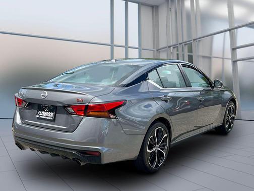 Gun Metallic 2024 Nissan Altima SR FWD