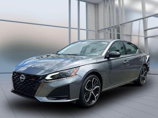 Gun Metallic 2024 Nissan Altima SR FWD