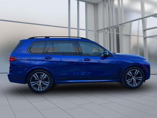 2024 BMW X7 M60i