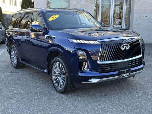 2025 INFINITI QX80 Luxe