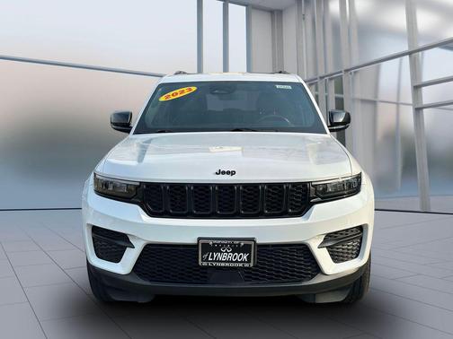 Bright White Clearcoat 2023 Jeep Grand Cherokee Altitude