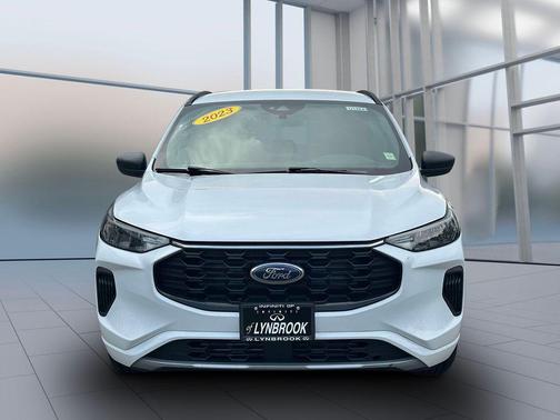 Oxford White 2023 Ford Escape ST-Line