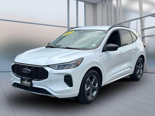 Oxford White 2023 Ford Escape ST-Line