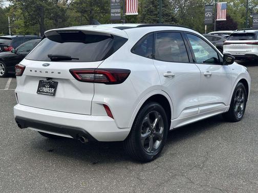 Oxford White 2023 Ford Escape ST-Line