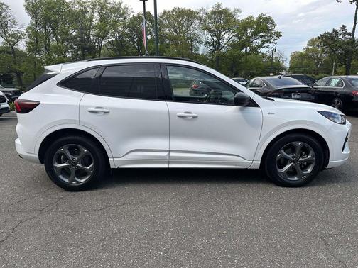 Oxford White 2023 Ford Escape ST-Line