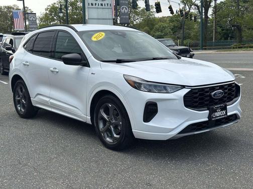 Oxford White 2023 Ford Escape ST-Line