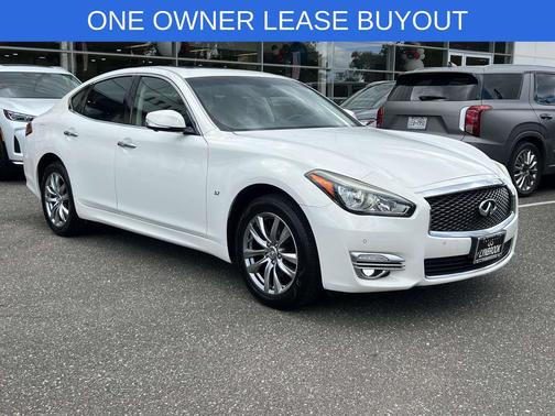 Moonlight White 2015 INFINITI Q70 3.7X