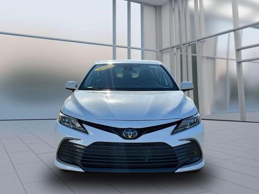 Ice 2023 Toyota Camry LE