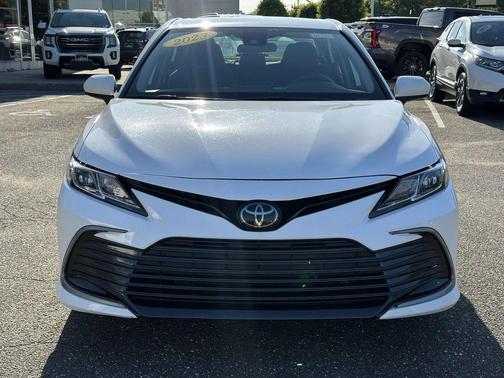 Ice 2023 Toyota Camry LE
