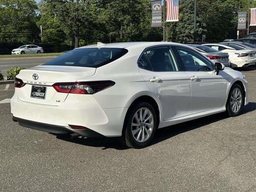 Ice 2023 Toyota Camry LE