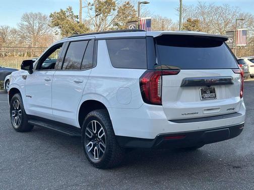 2023 GMC Yukon 4WD AT4