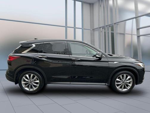 2022 INFINITI QX50 LUXE AWD