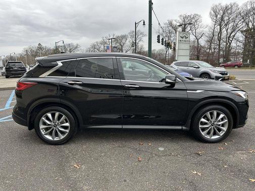 2022 INFINITI QX50 LUXE AWD