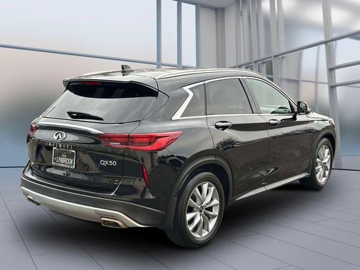 2022 INFINITI QX50 LUXE AWD