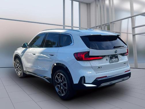 Alpine White 2023 BMW X1 xDrive28i