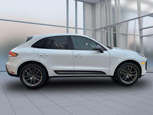 2023 Porsche Macan T