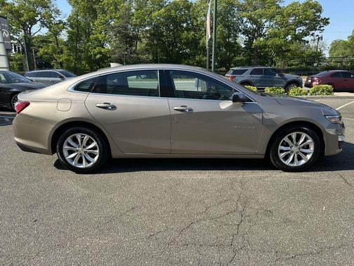 Mineral Gray Metallic 2022 Chevrolet Malibu FWD LT