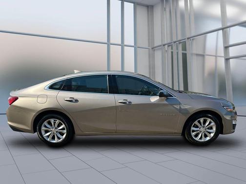 Mineral Gray Metallic 2022 Chevrolet Malibu FWD LT