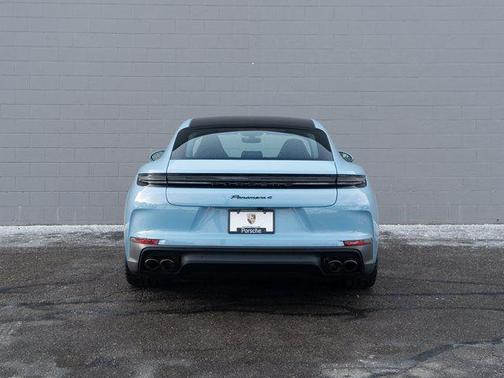 Frozen Blue 2026 Porsche Panamera 4