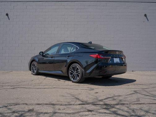 Midnight Black Metallic 2025 Toyota Camry XLE