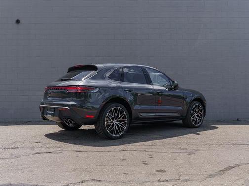 Volcano Grey Metallic 2026 Porsche Macan T