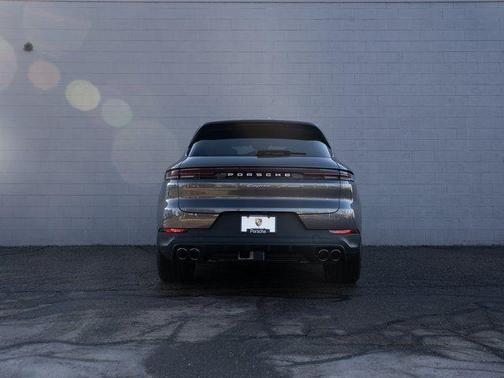 Quartzite Grey Metallic 2026 Porsche Cayenne AWD