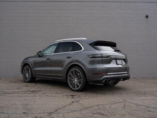 Quartzite Grey Metallic 2020 Porsche Cayenne Turbo