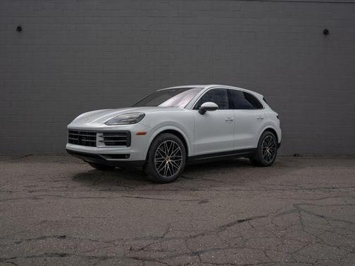Carrara White Metallic 2026 Porsche Cayenne Base