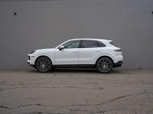 Carrara White Metallic 2026 Porsche Cayenne Base
