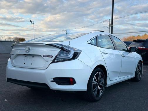 White 2017 Honda Civic EX-T