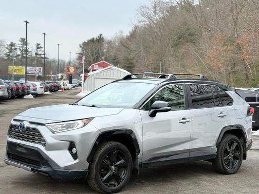 2019 Toyota RAV4 Hybrid SE