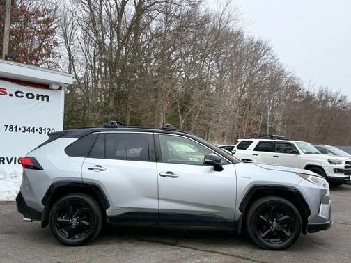 2019 Toyota RAV4 Hybrid SE