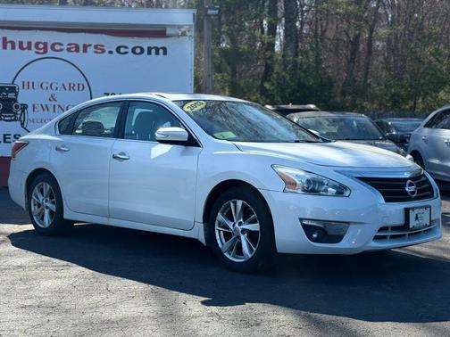 Pearl White 2013 Nissan Altima 2.5 SL