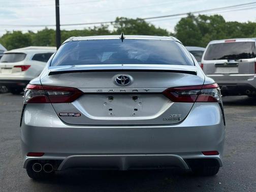 Celestial Silver/Midnight Black Metallic 2021 Toyota Camry XSE