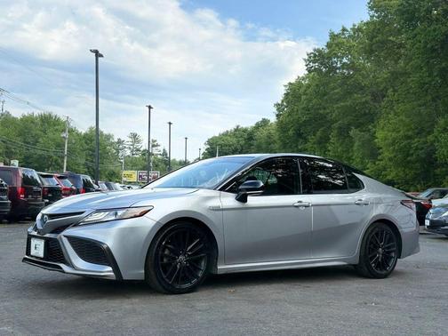 Celestial Silver/Midnight Black Metallic 2021 Toyota Camry XSE
