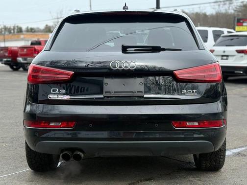 Black 2017 Audi Q3 2.0T Premium