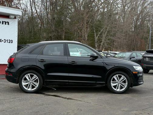 Black 2017 Audi Q3 2.0T Premium