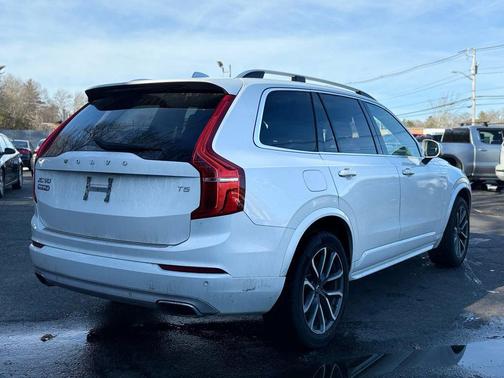 White 2017 Volvo XC90 T5 Momentum