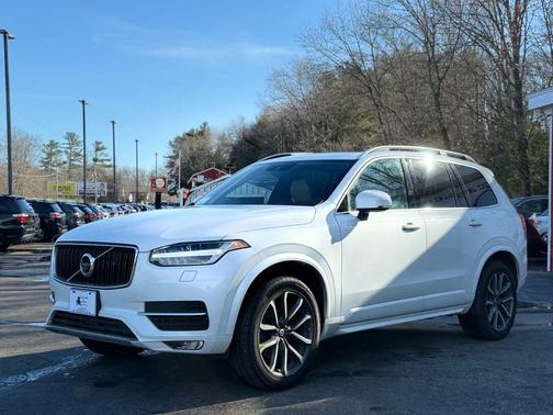 White 2017 Volvo XC90 T5 Momentum
