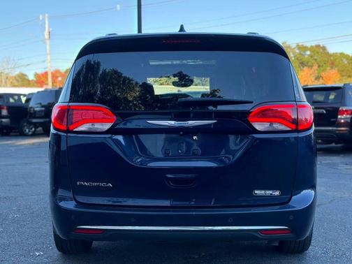 Jazz Blue Pearlcoat 2018 Chrysler Pacifica Hybrid Limited