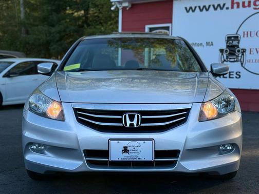 Alabaster Silver Metallic 2011 Honda Accord SE
